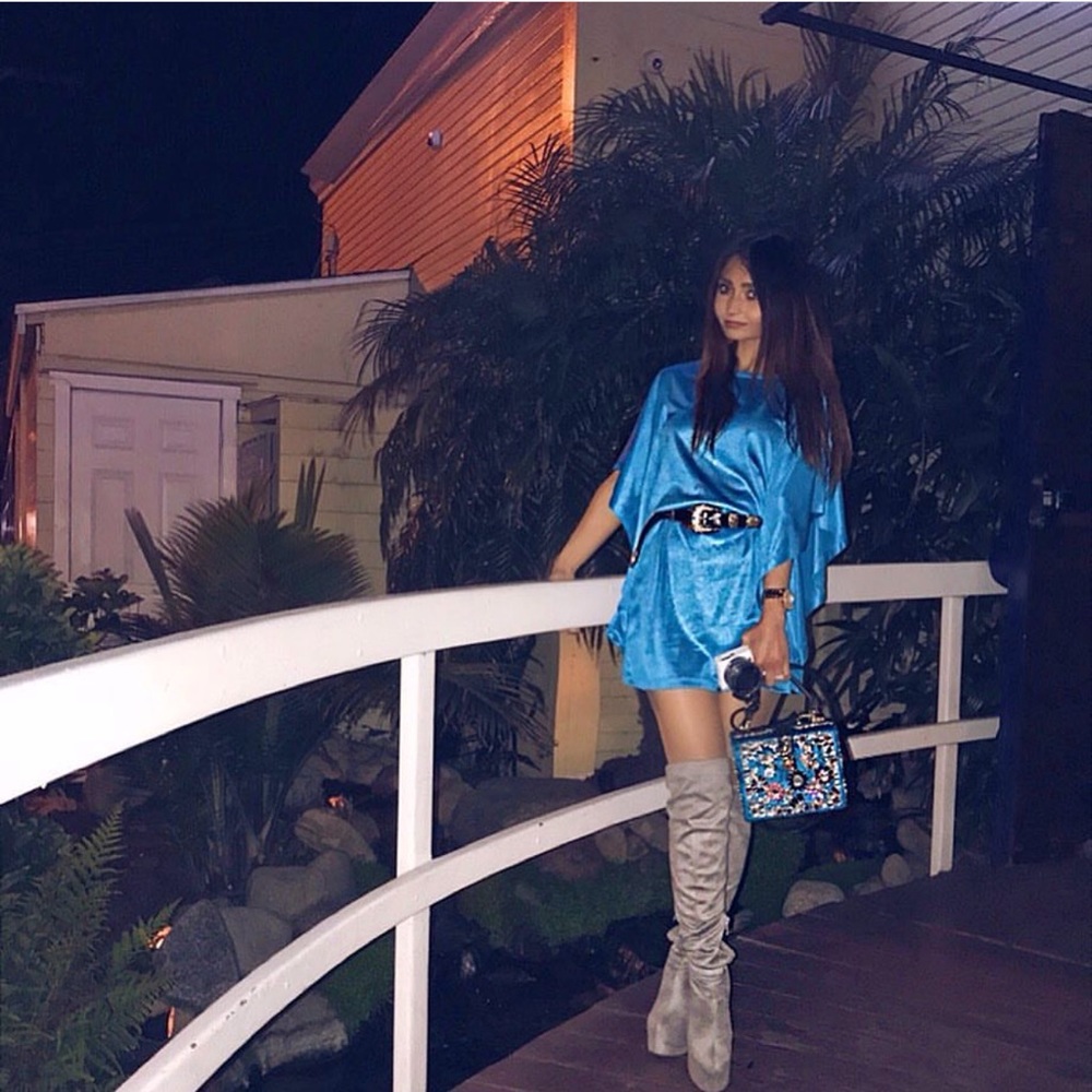 Blue Silky Dress with Matching Luxury Clutch Bag!